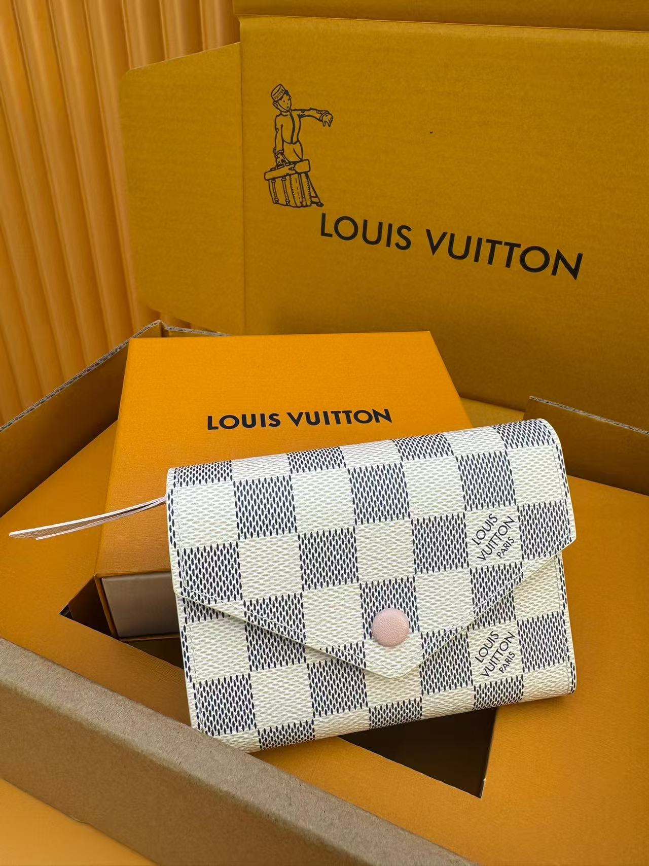 LV Wallet Azur White