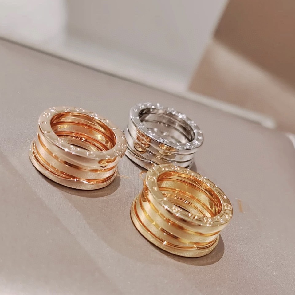 ABF BulgariB.Zero1 Ring B.zero1 three-band ring in 18 kt rose gold.