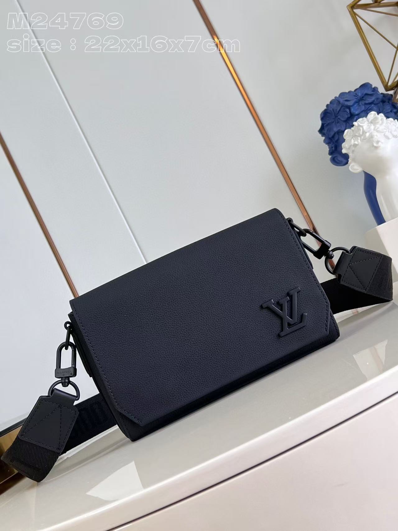 ABF  LV Takeoff Messenger PM Black