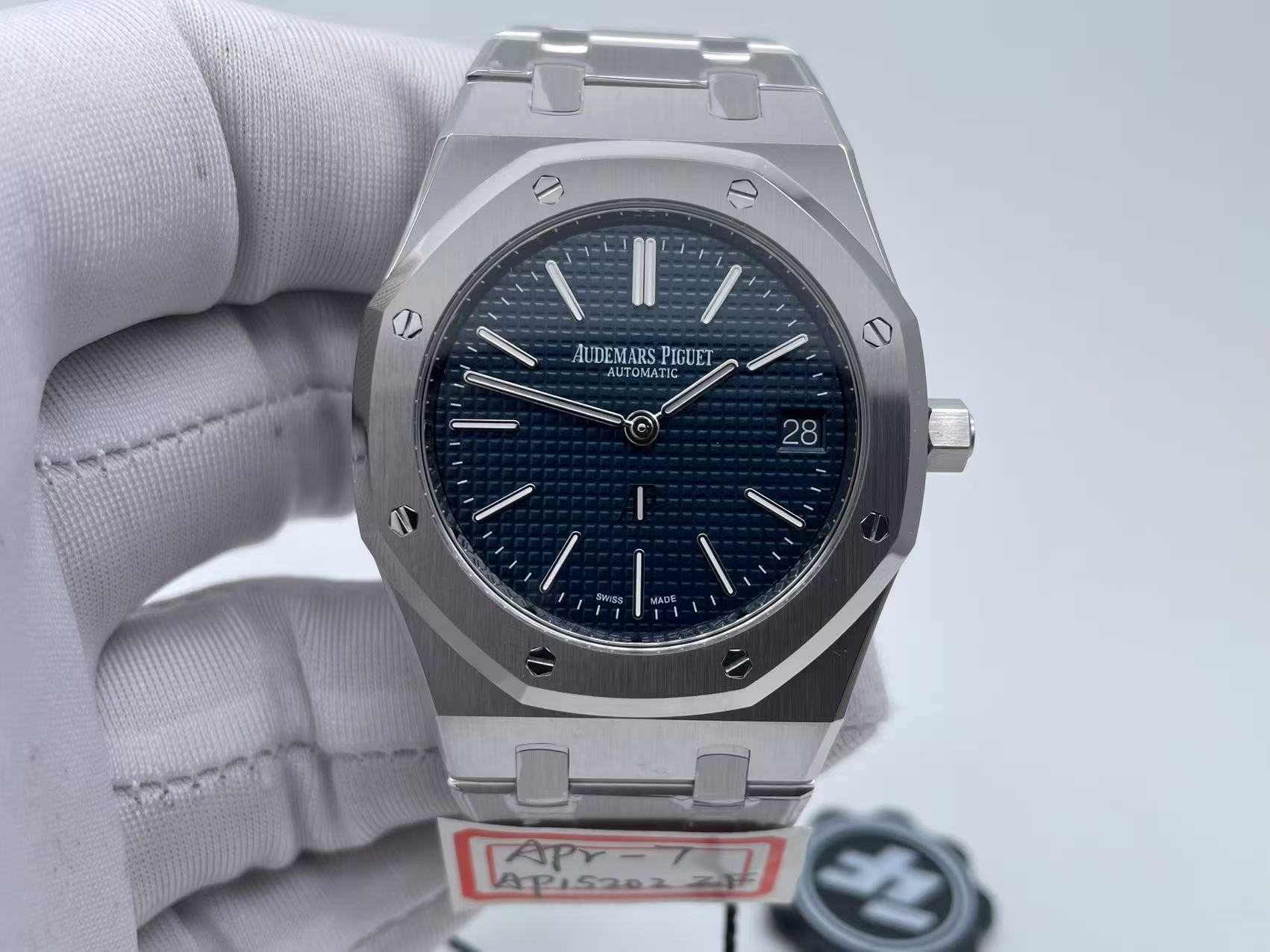 AP0641 - Royal Oak Jumbo Extra Thin 15202 SS/SS Blue ZF A2121 $518