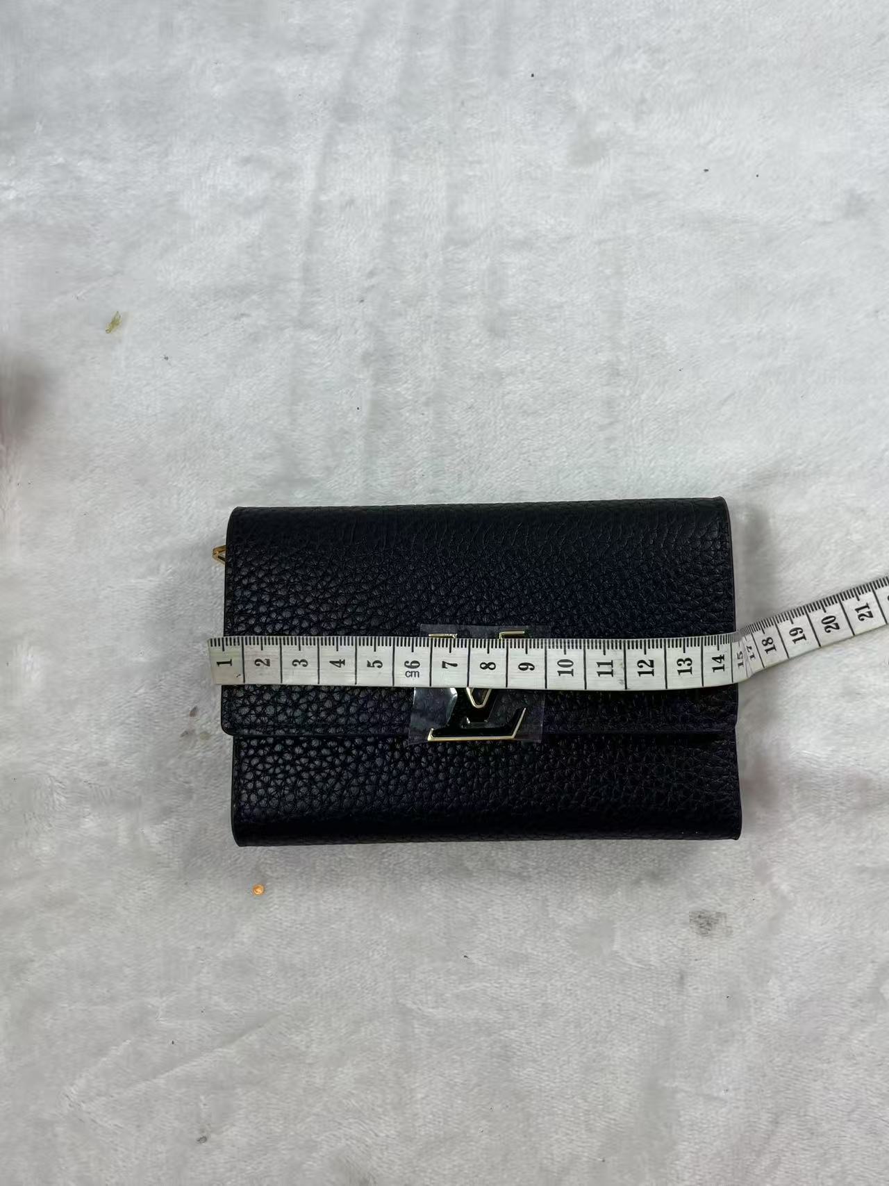 8 May ABQ LV Capucines Wallet