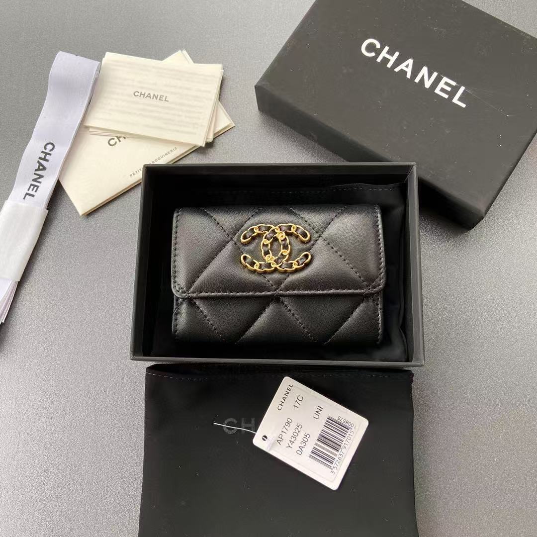 CHANEL 19 Flap Card Holder Black