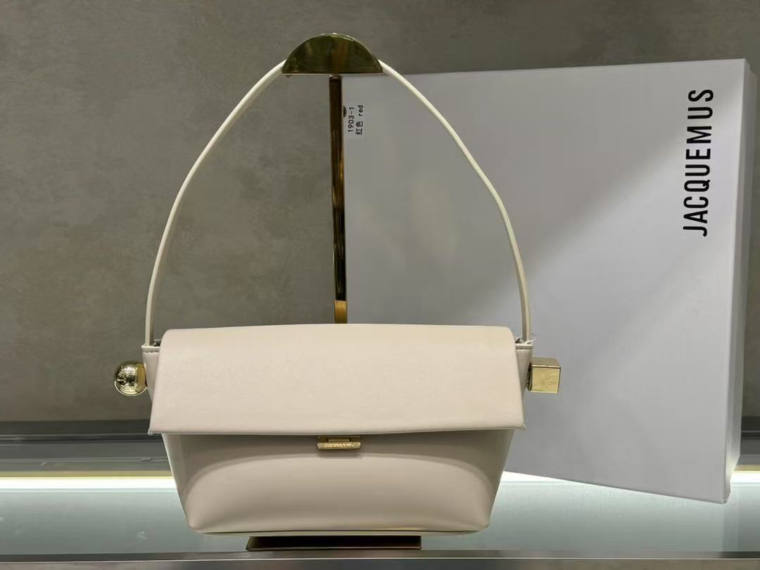 JACQUEMUS Rond Carre leather shoulder bag
