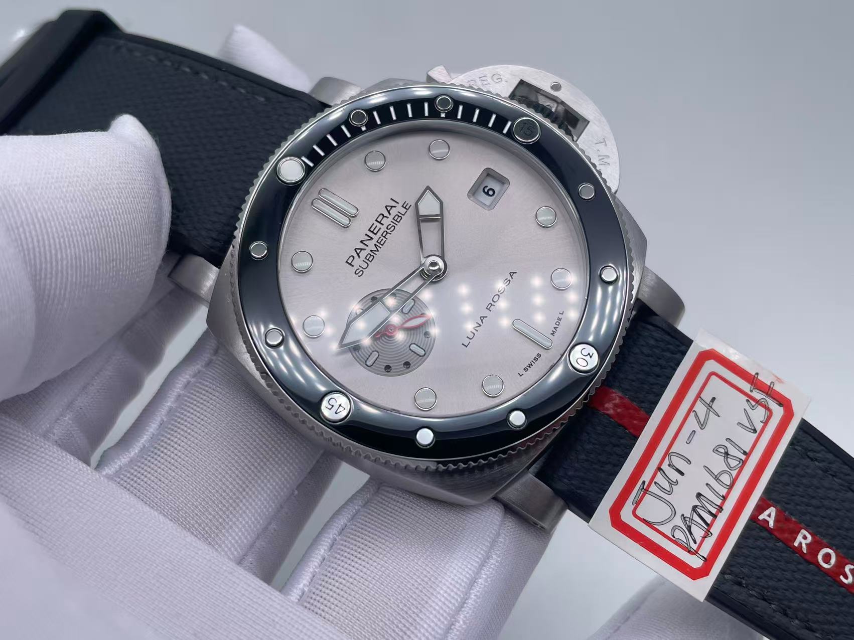 PN1681VRU - PAM1681 Submersible Luna Rossa SS/RU Silv VSF P900 $408