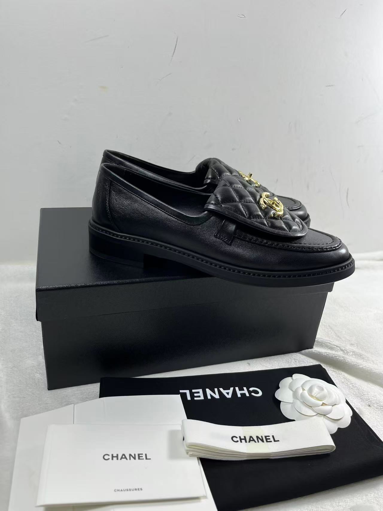 5 Jun ABQ  Chanel REV Black Flap Turnlock CC Logo Flat Loafer
