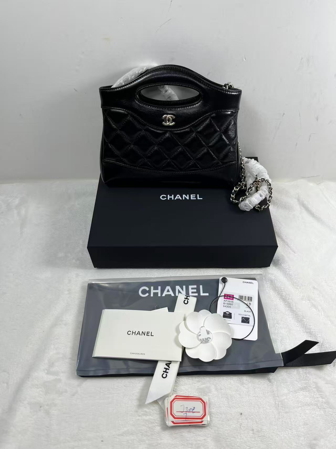 Chanel 20cm leather clutch black Bag
