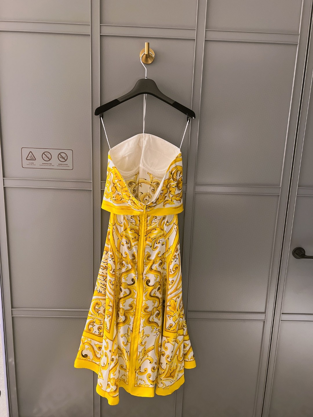 11 Jun ABF Dolce & Gabbana Majolica-print Silk Midi Dress | Yellow