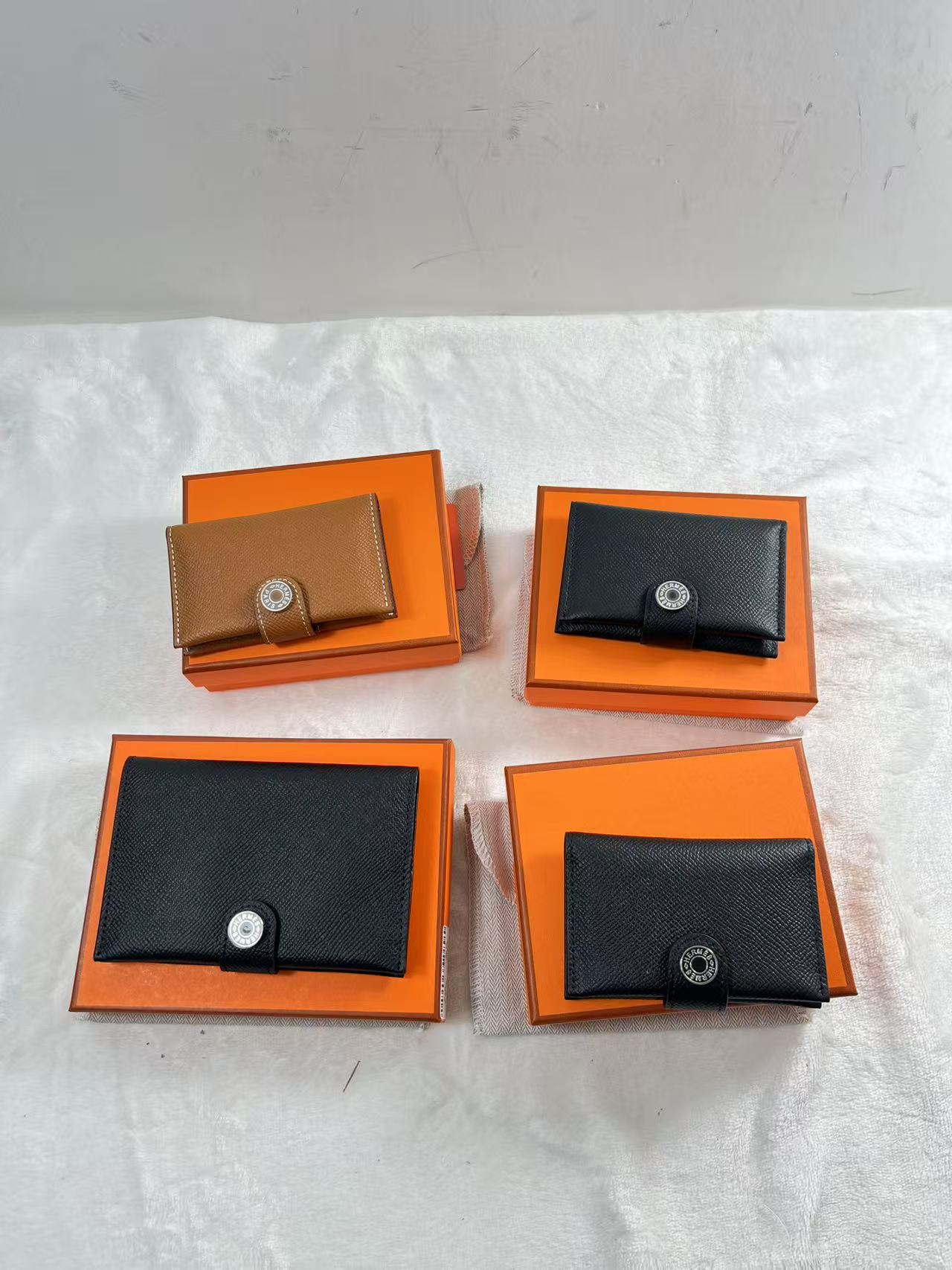 13 Jun ABQ Hermès Card Holder: Navy Leather Black