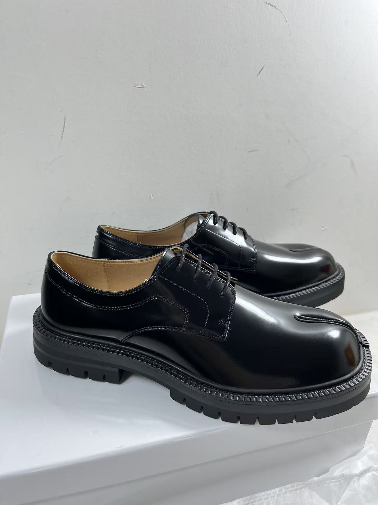 Maison Margiela Tabi lace-up derby Black Loafer size EU42 mens