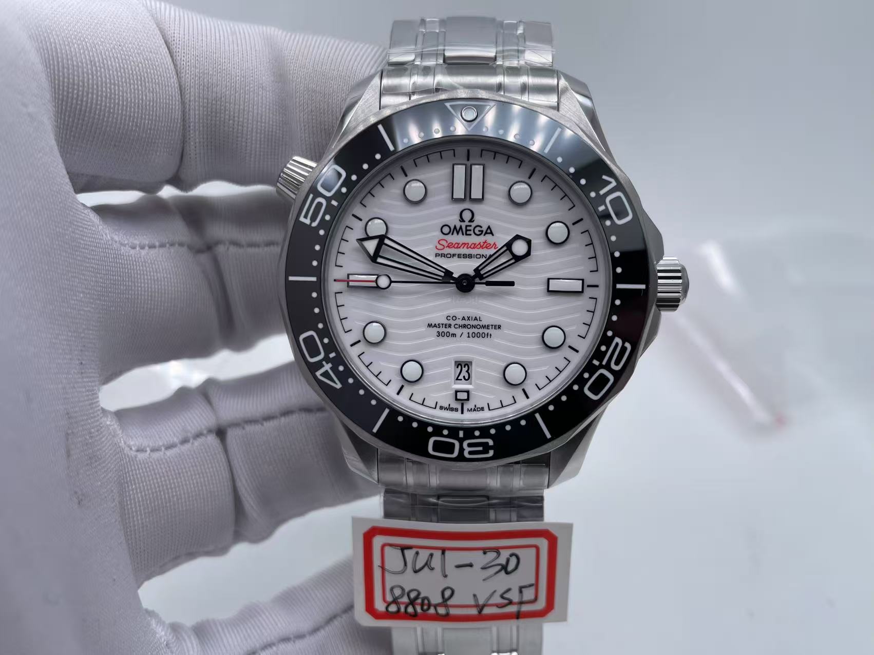 OMG0895B - Seamaster 300m 2018 SS/SS White VSF V4 VS8800 $398 usd336