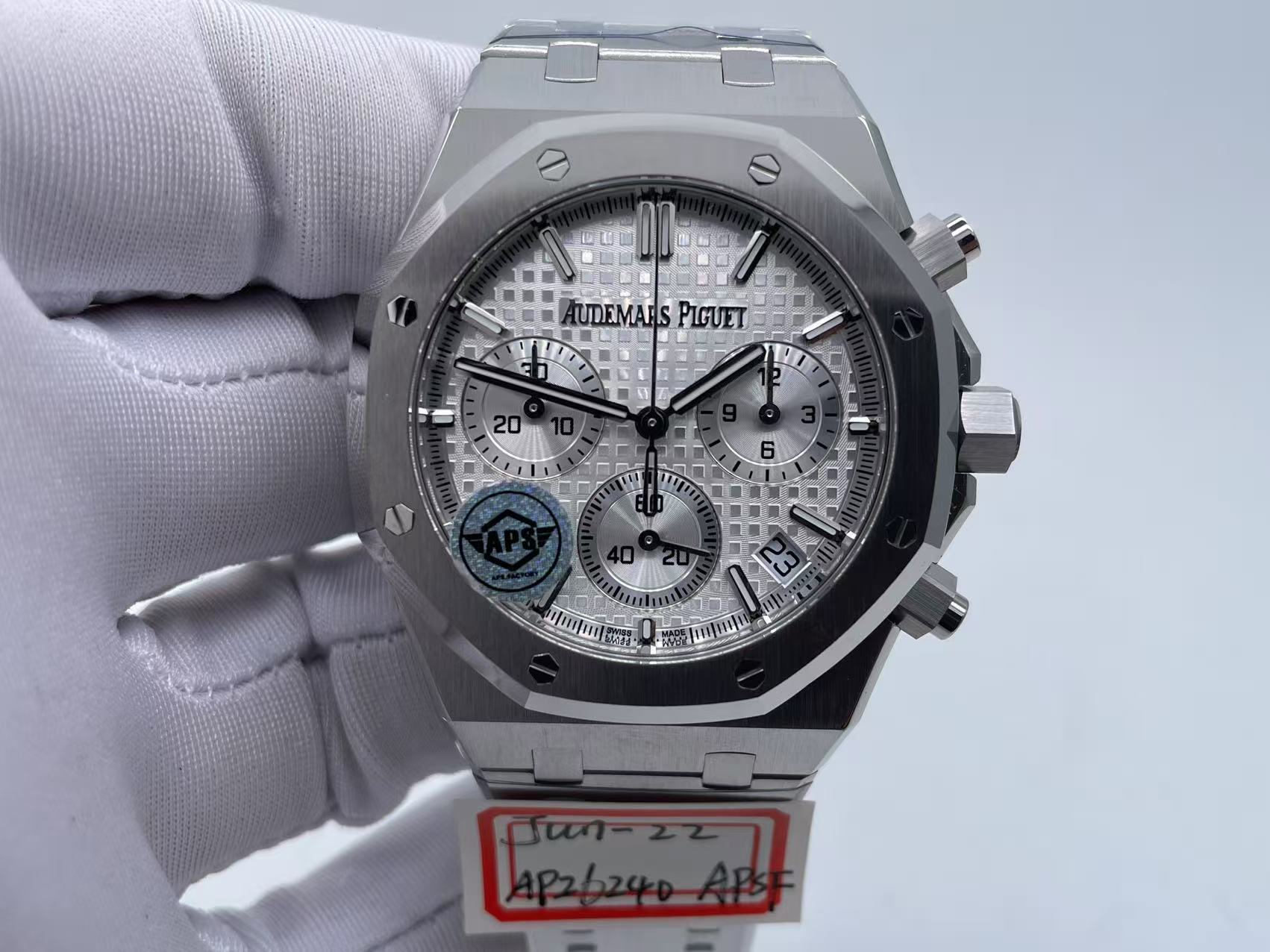 AP0905A - Royal Oak Chrono 26240 SS/SS Blk/Stk APSF SH4401 $888