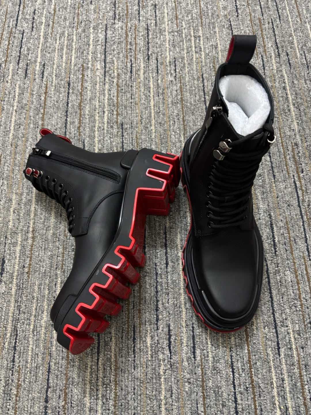 Christian Louboutin Trott Dune Alta Black Boots size EU40