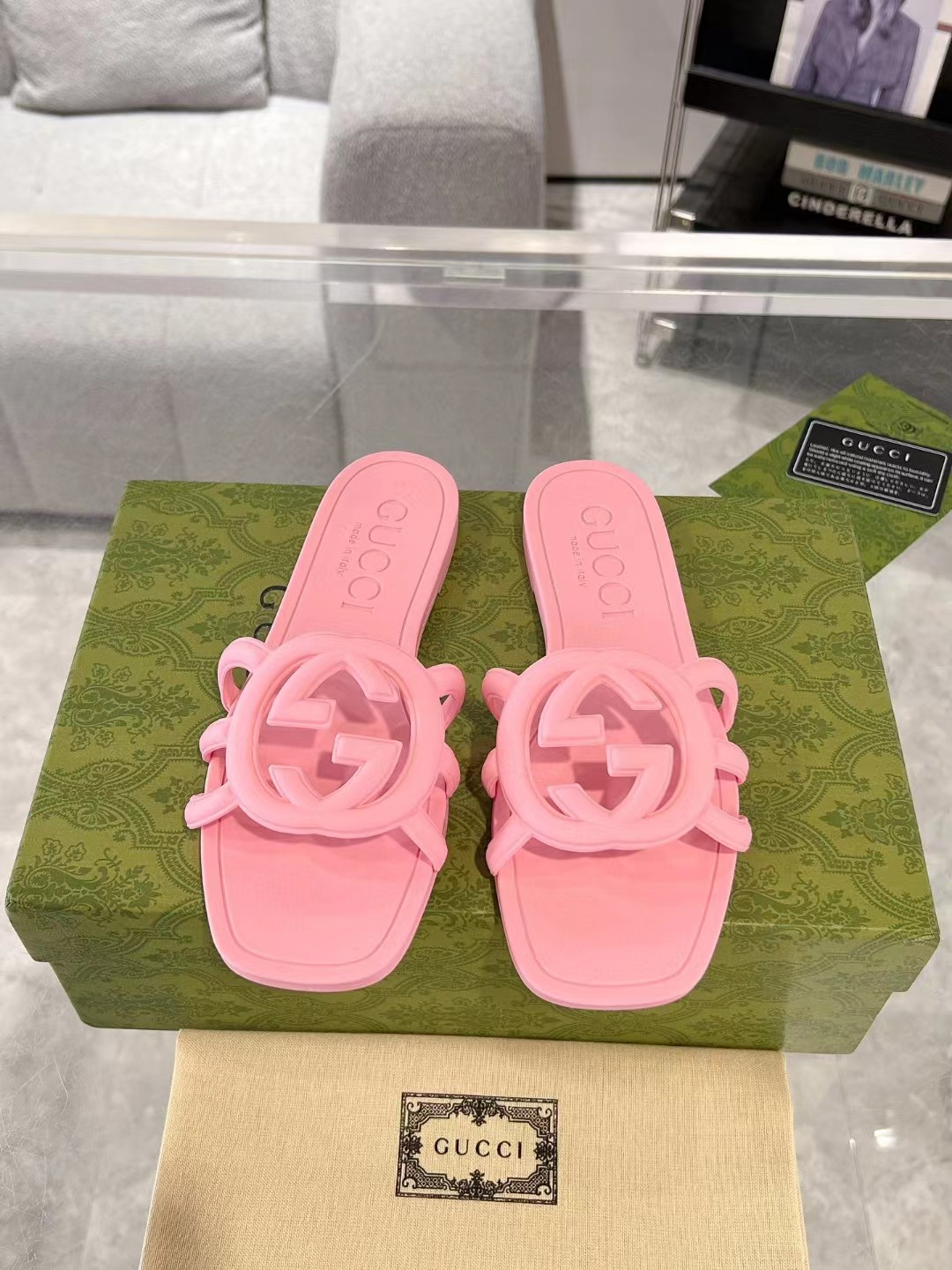Gucci Women's Interlocking G slide sandal - Monique Sandal