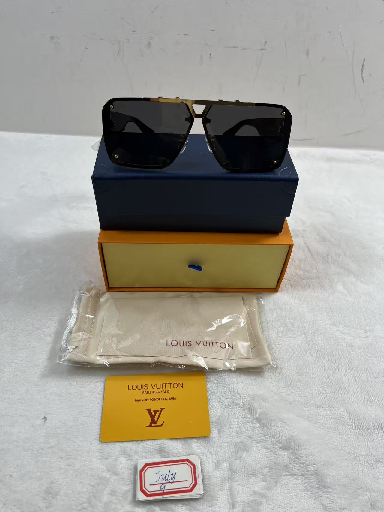 10 July ABQ LV Evidence Square Sunglasses