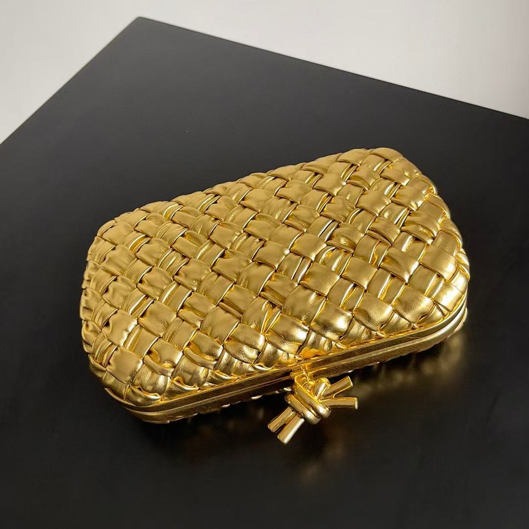 Bottega Veneta Elegant Evening Clutch Bag in Gold-Tone Braided Leather - Gold Knot Bag 19cm