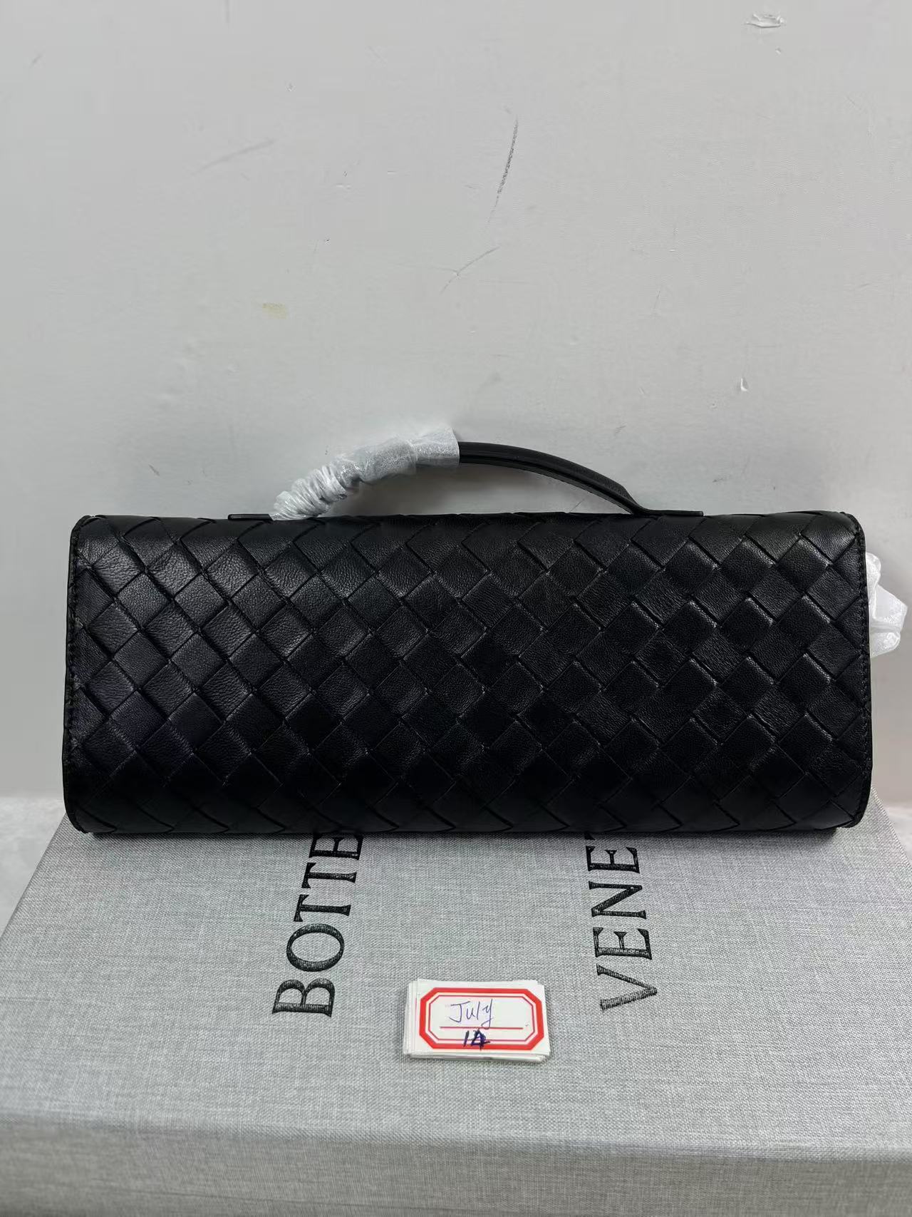 Bottega Veneta Andiamo Long Clutch Black Bag 31cm
