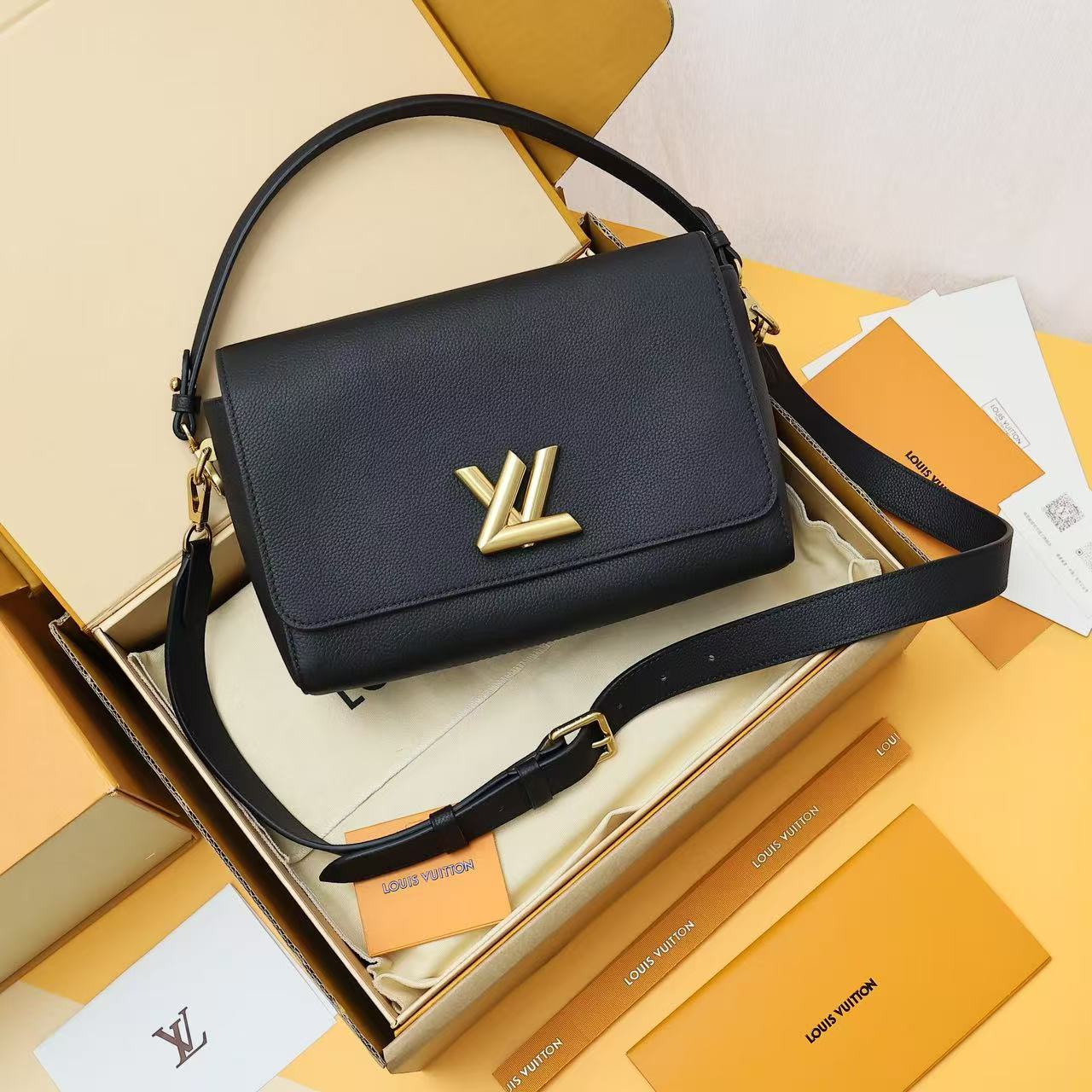 LV M21772 Twist MM Epi Leather - Handbag