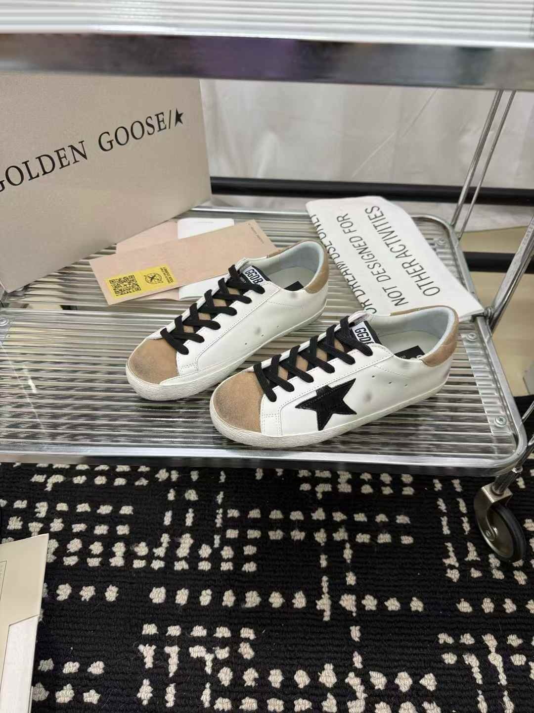 Golden Goose Sneaker