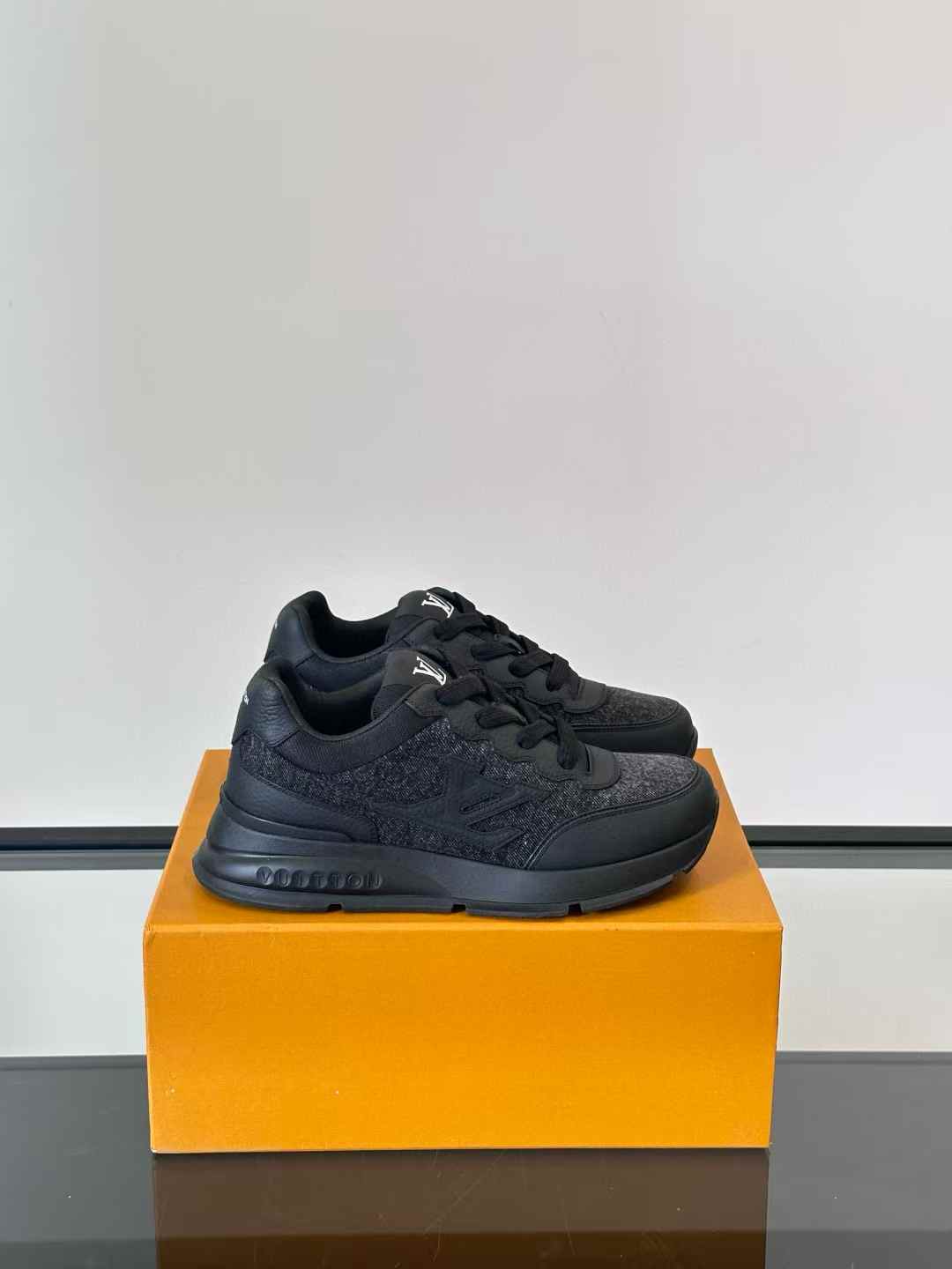 LV Shoes Black
