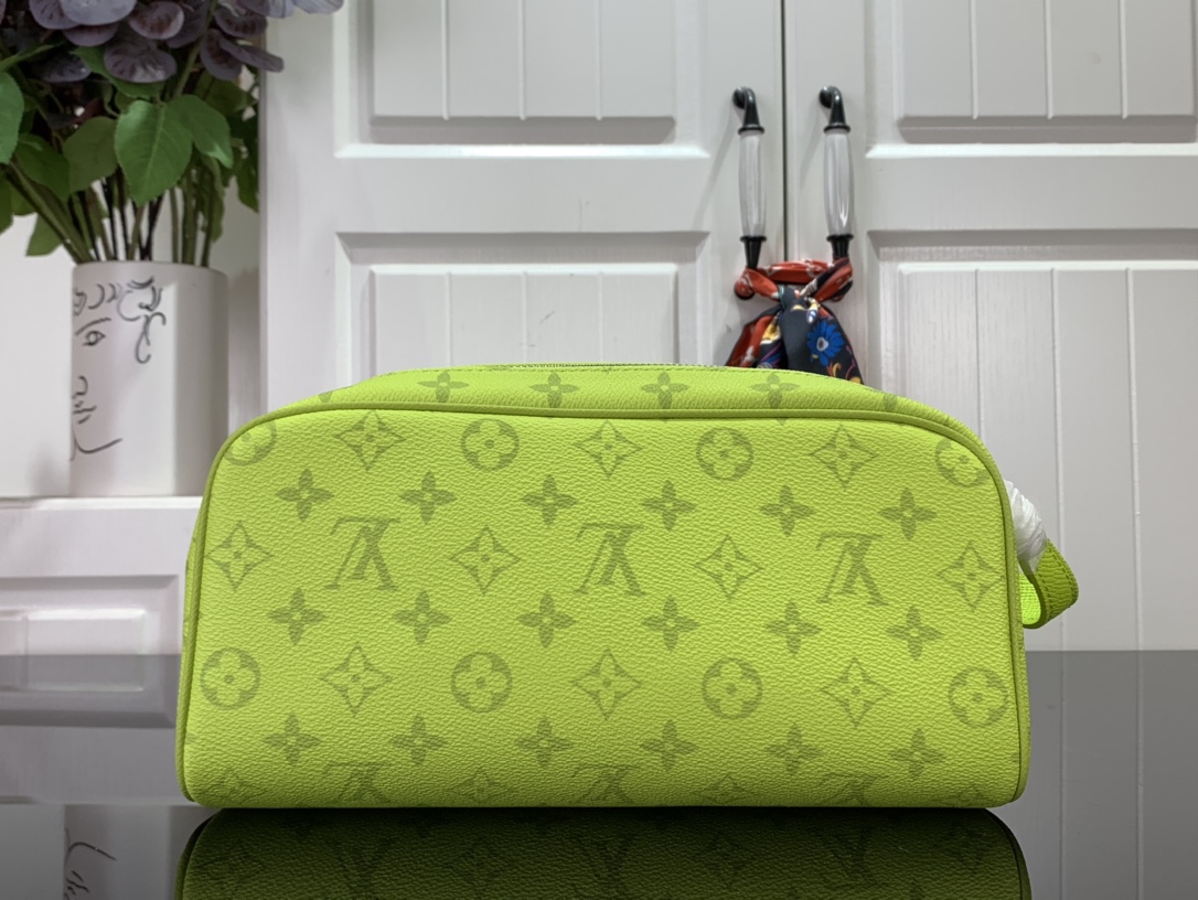 LV Cosmetic bag Green