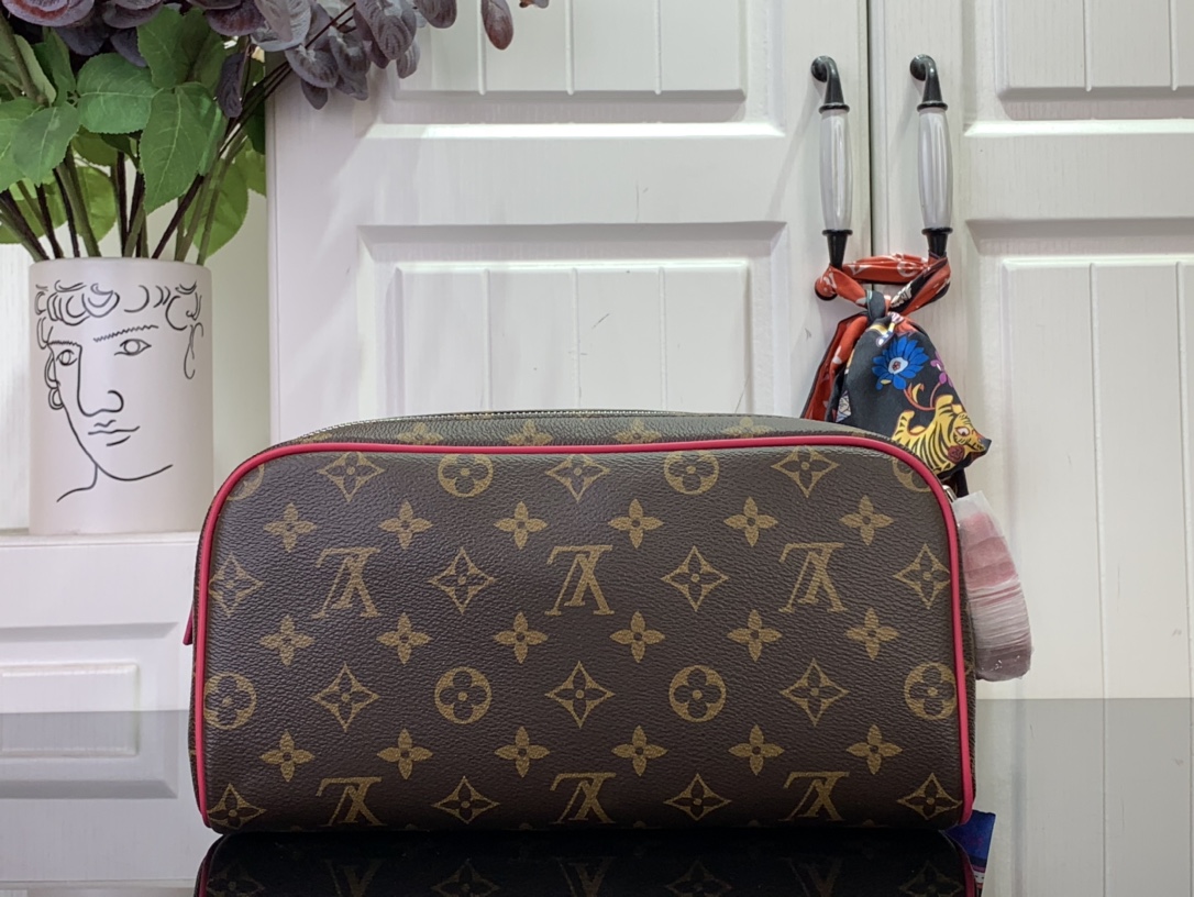 LV M12641 Dopp Kit Brown