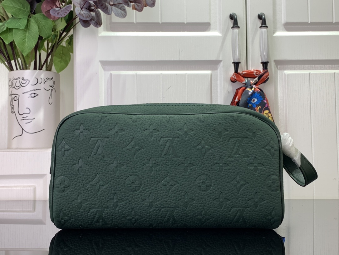 LV DOPP KIT Green