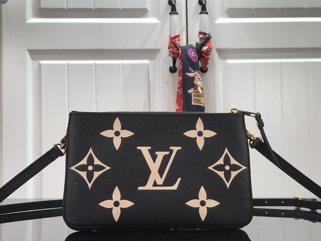 LV DOUBLE ZIP POCHETTE black