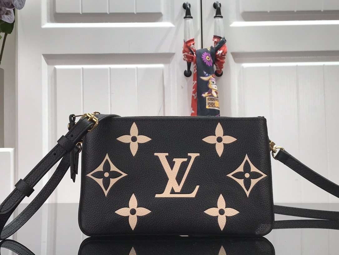 LV DOUBLE ZIP POCHETTE black