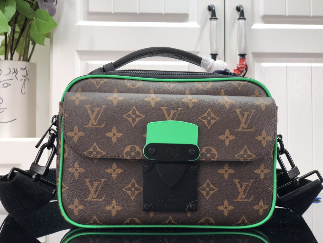 LV M46246 S-Lock Messenger Bag