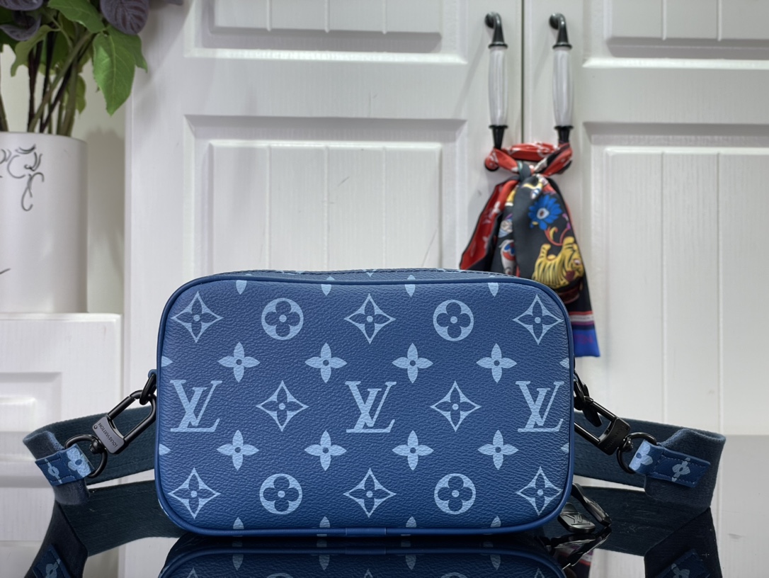 LV Nano Alpha Should bag