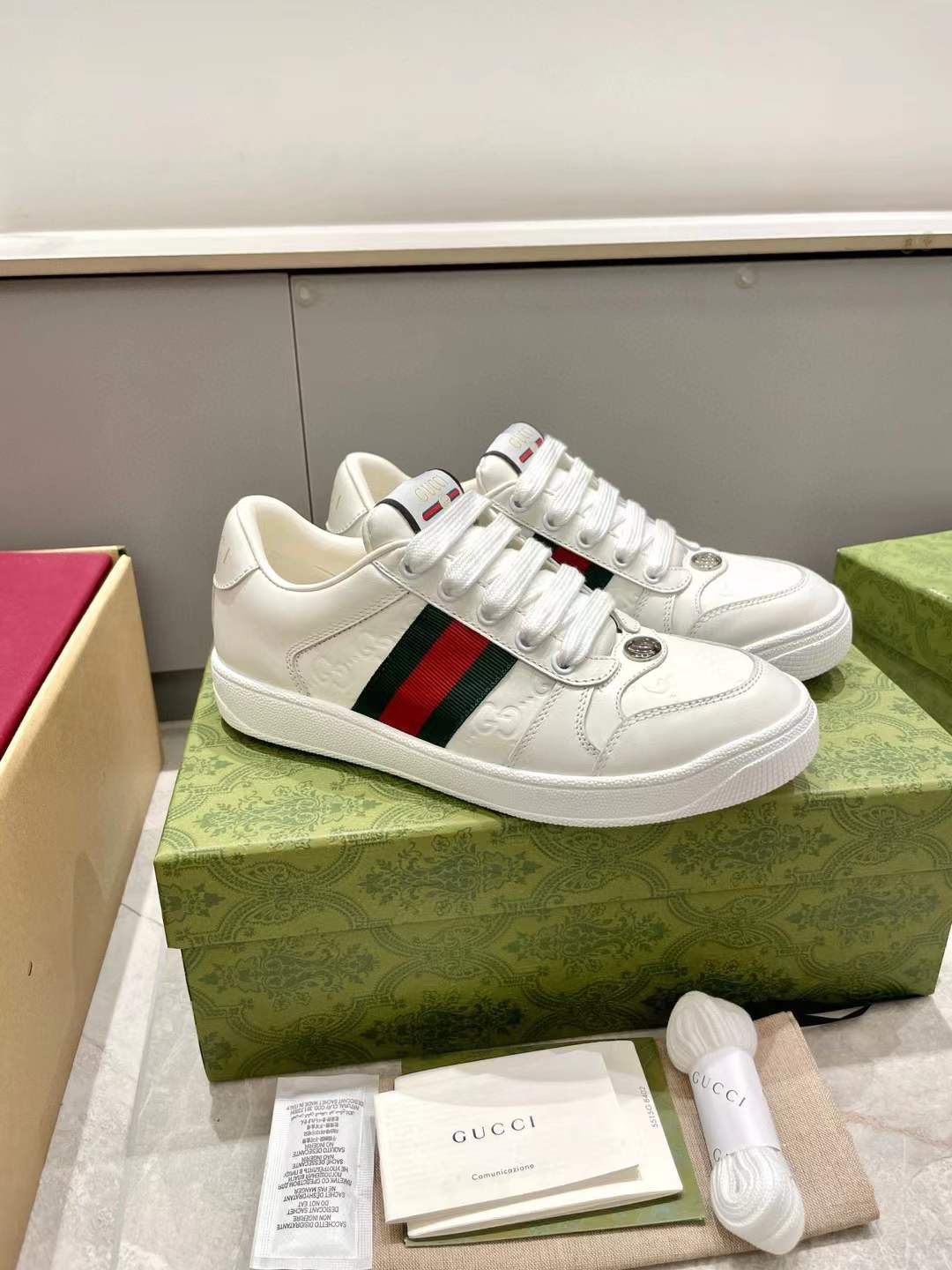 Gucci Women's Screener trainer Sneaker White
