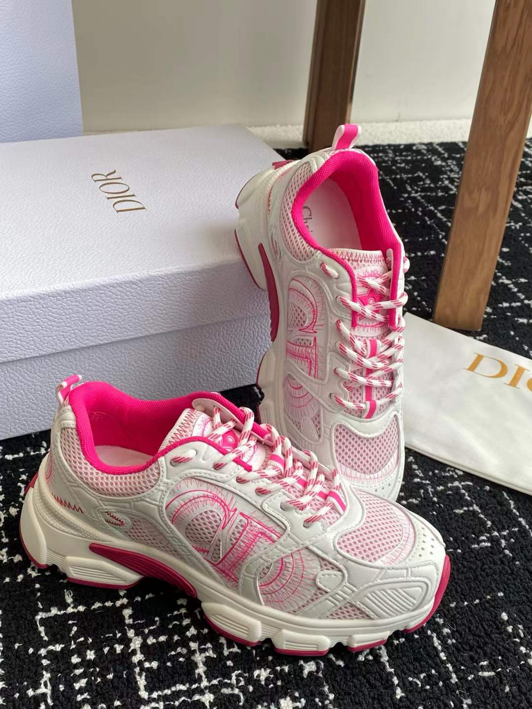 Christian Dior Sneakers Pink