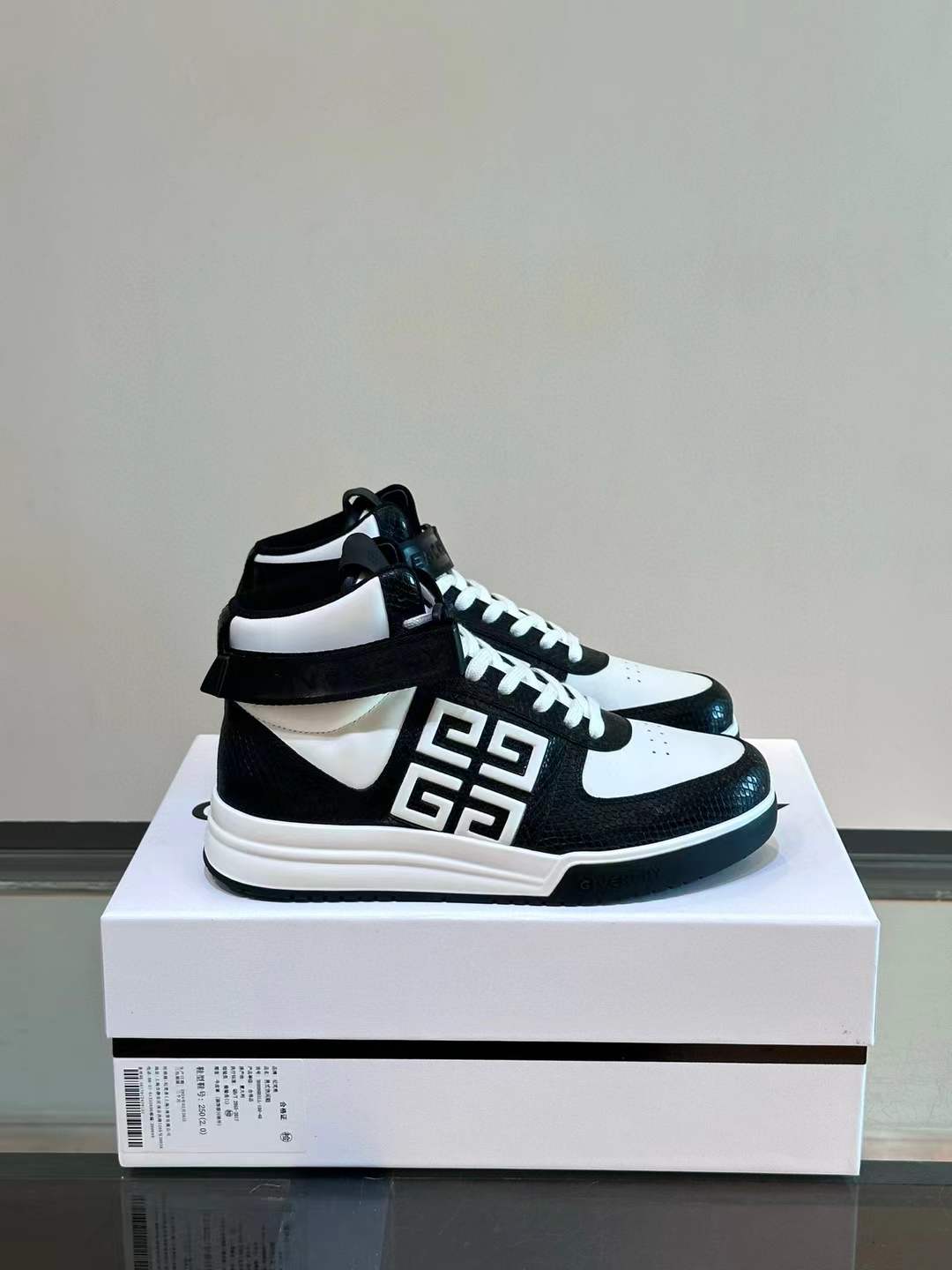 Givenchy Sneaker black