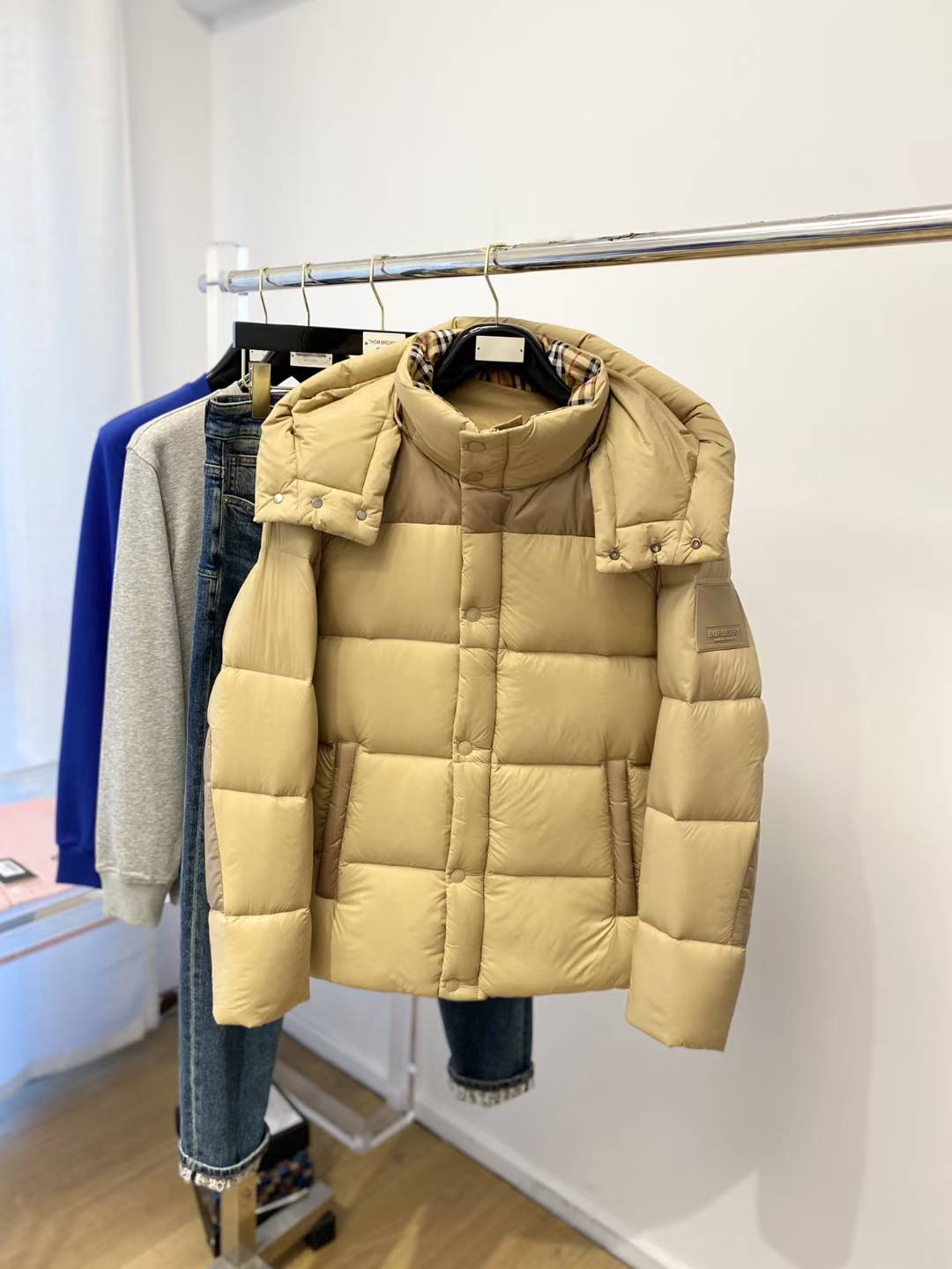 Burberry goose down jacket Beige