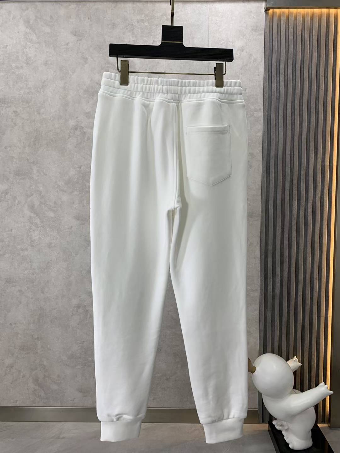 LV Pant