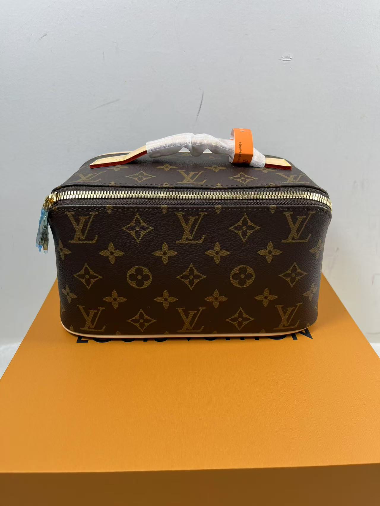 LV M11750 Toiletry Bag Monogram 24 x 13 x 13 cm