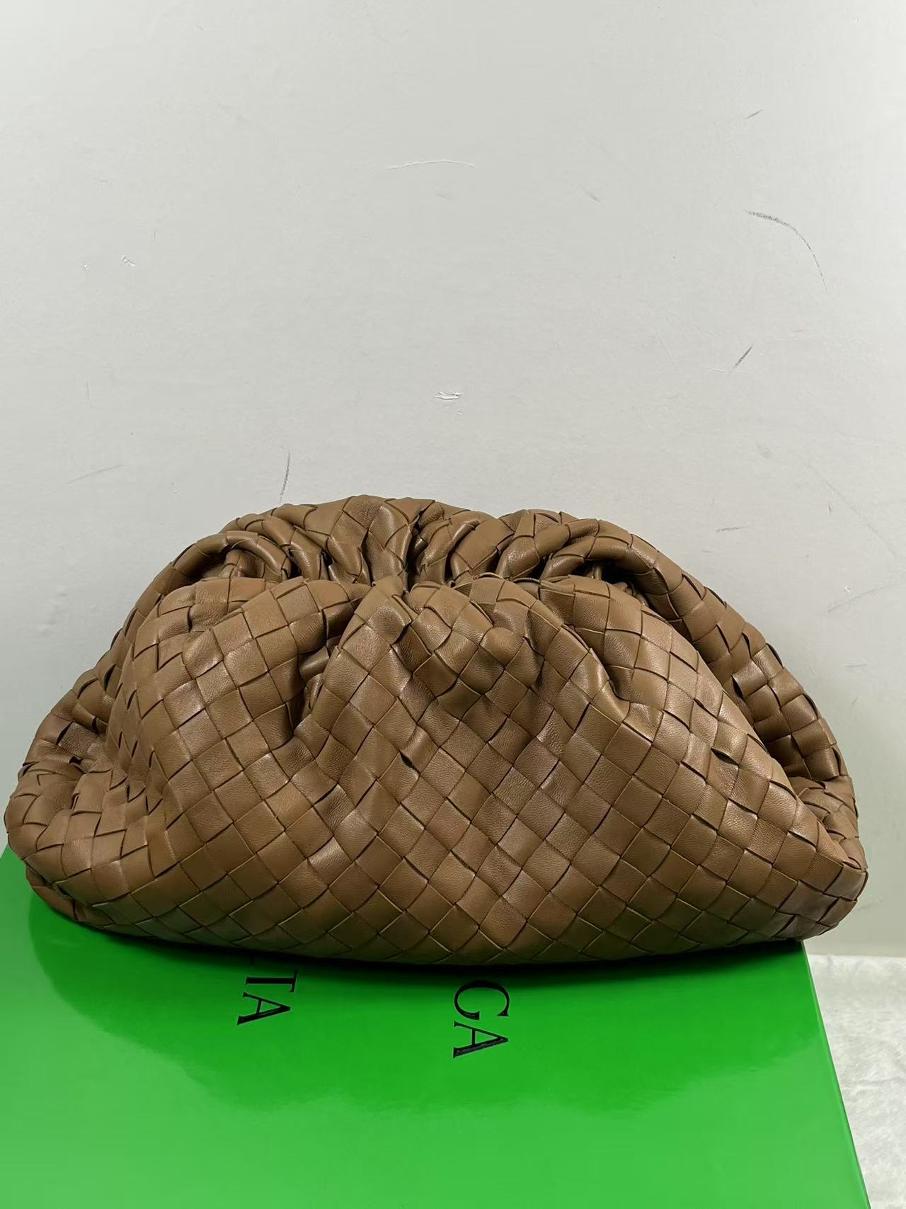 Bottega Veneta Pouch Intrecciato Caramel Leather Clutch Bag
