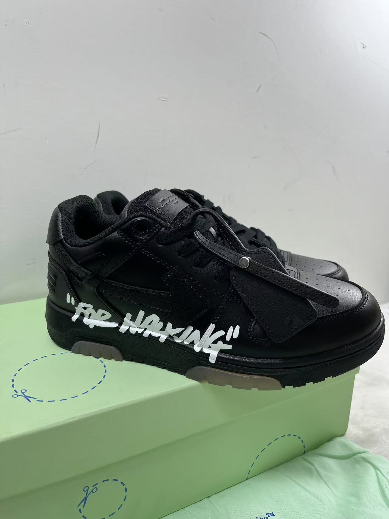 ABQ OFF-WHITE BLACK AND WHITE SNEAKERS