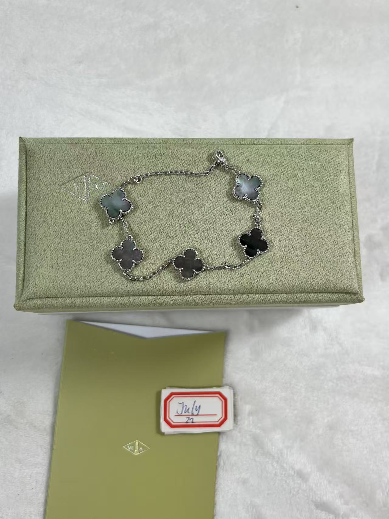 Van Cleef & Arpels Vintage Alhambra bracelet Woman 5 motifs wrist size 8.5 inches