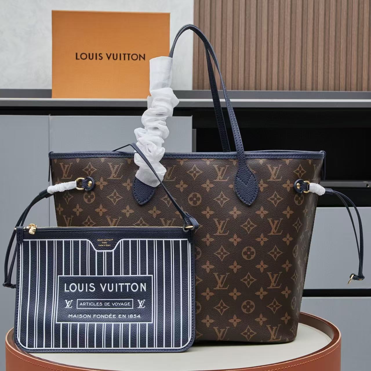 LV M14994 Reversible Nevrfull Inside Out MM Bag 31cm