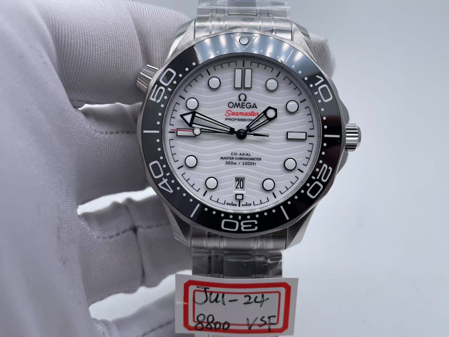 OMG0895B - Seamaster 300m 2018 SS/SS White VSF V4 VS8800 $398