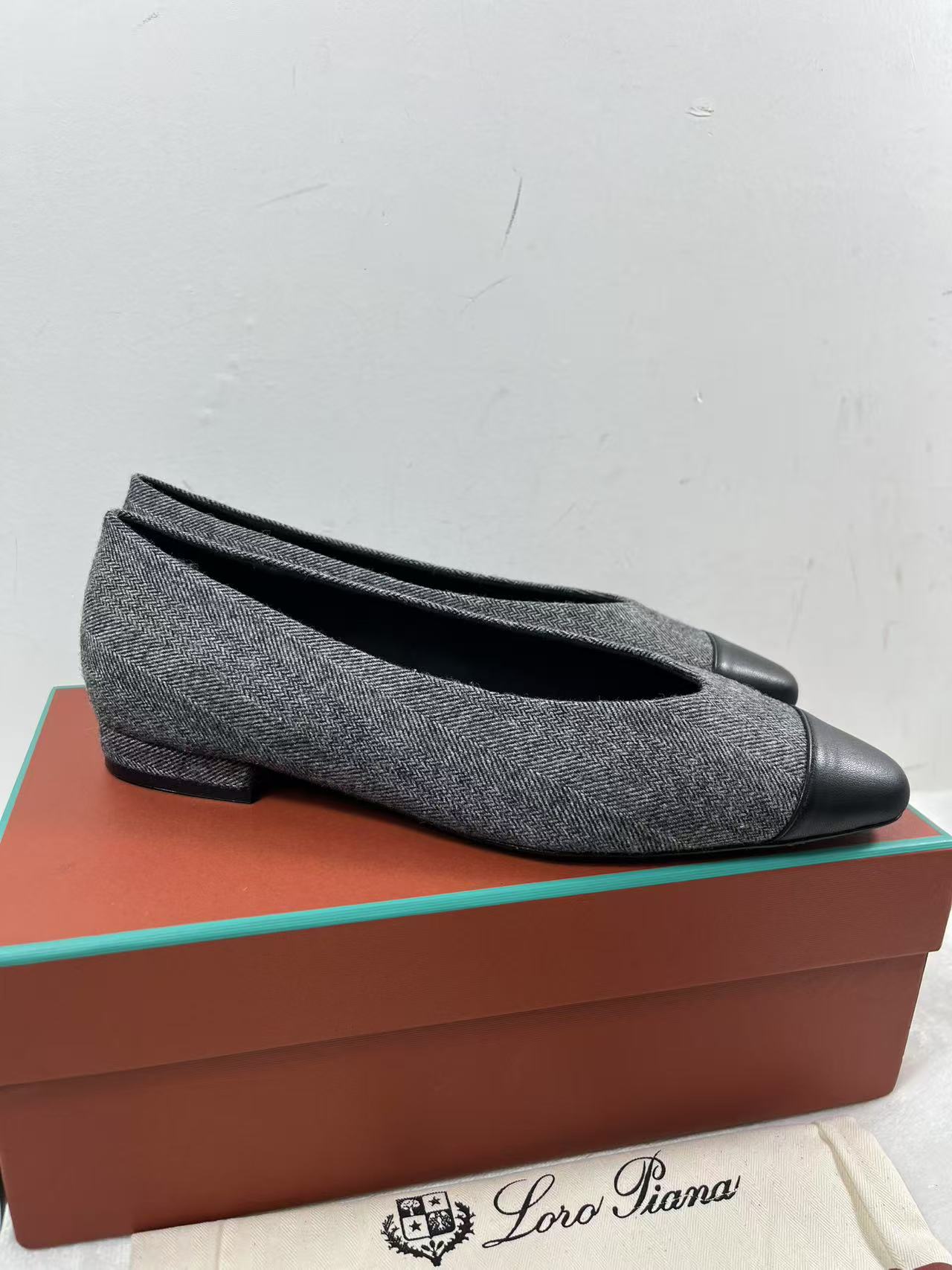 Loro Piano Rebecca Cap Toe Ballet Flat Navy Blue size EU40 womens