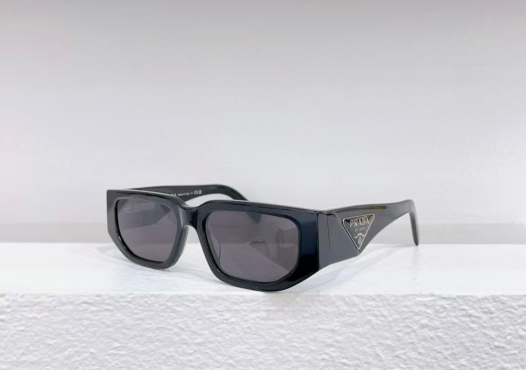 Prada Eyewear logo-arm detail sunglasses