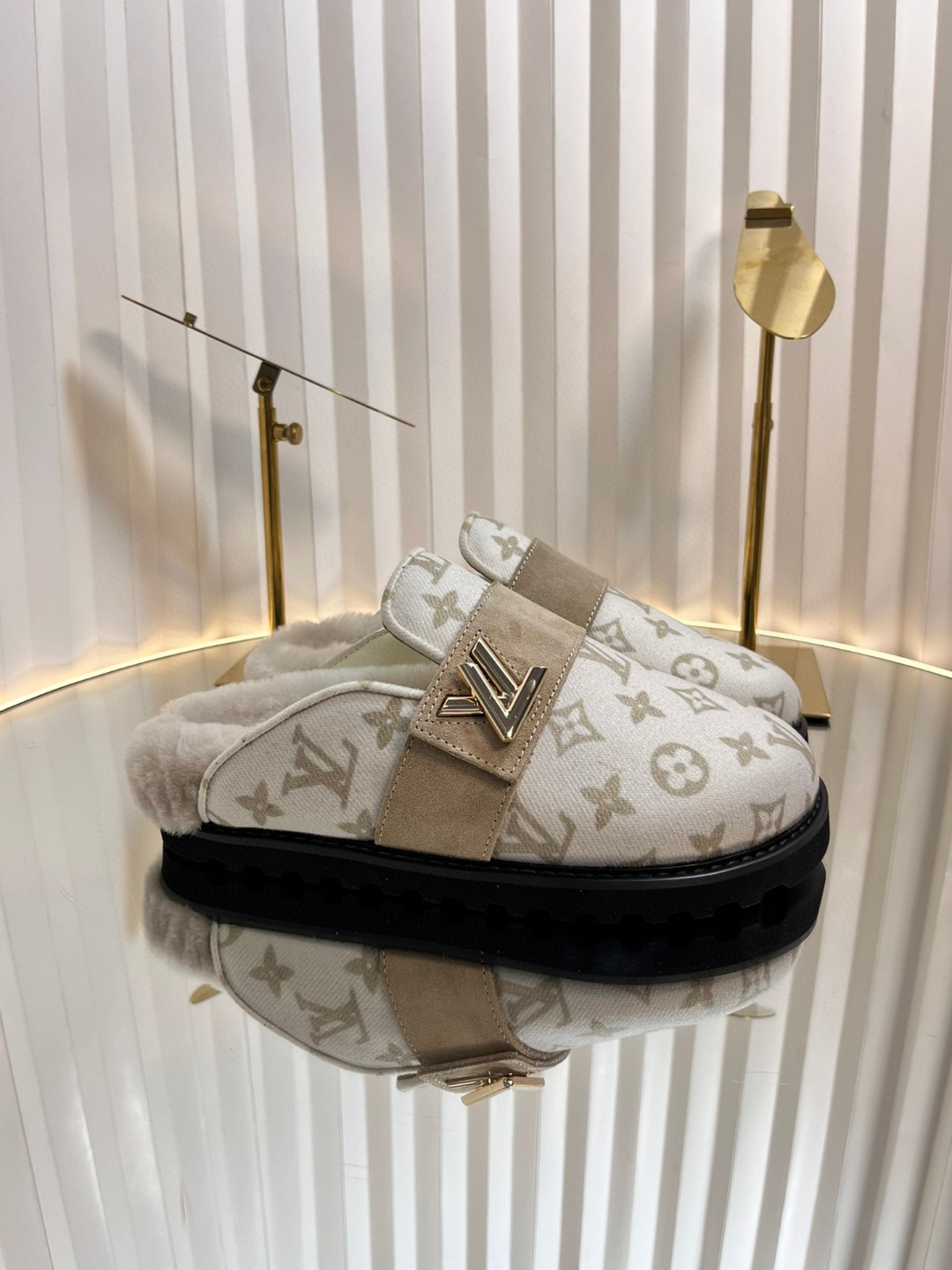 27 May ABF LV Cosy Flat Comfort Clog