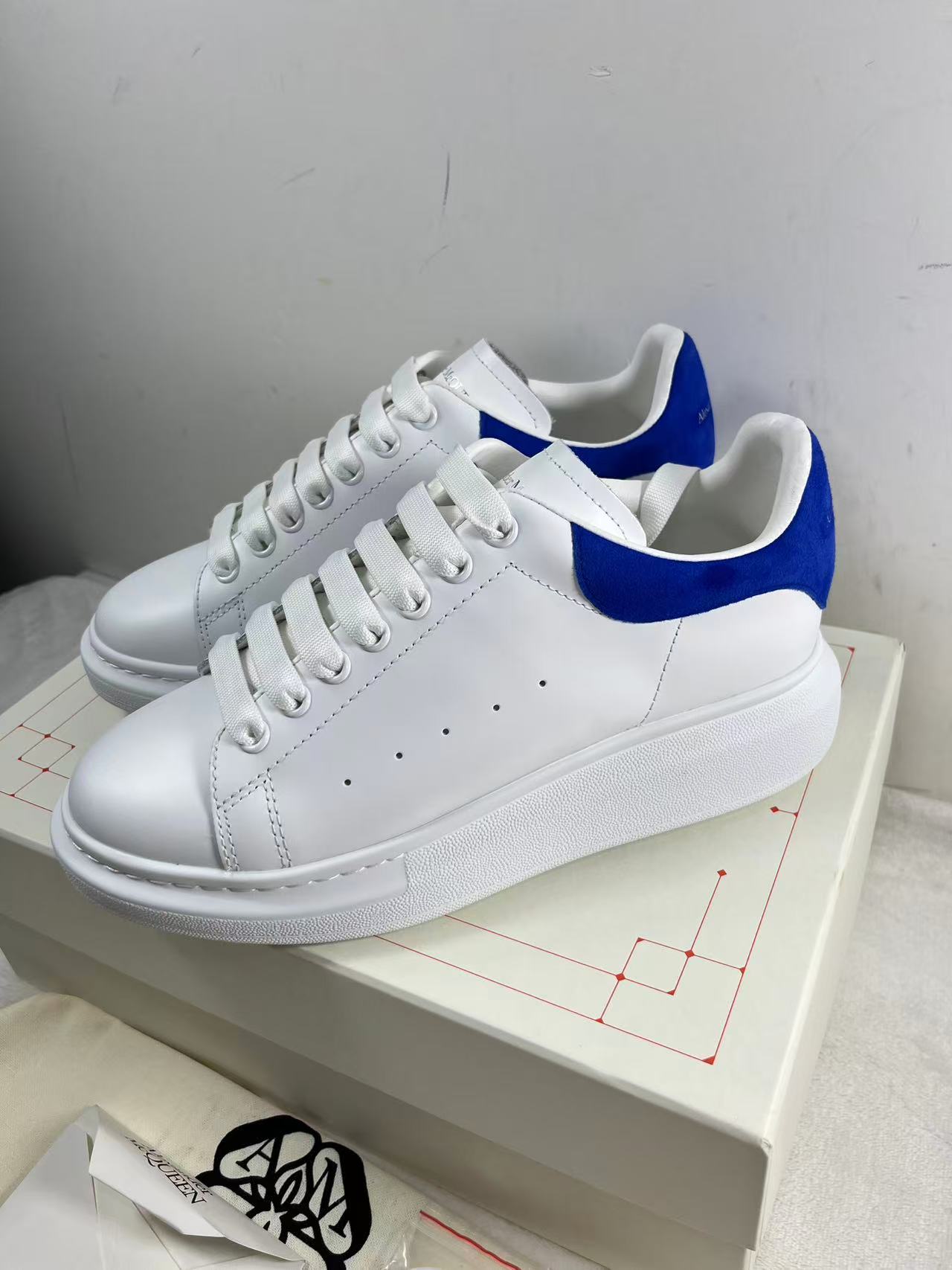 Alexander McQueen Wmns Oversized Sneaker "Paris Blue"
