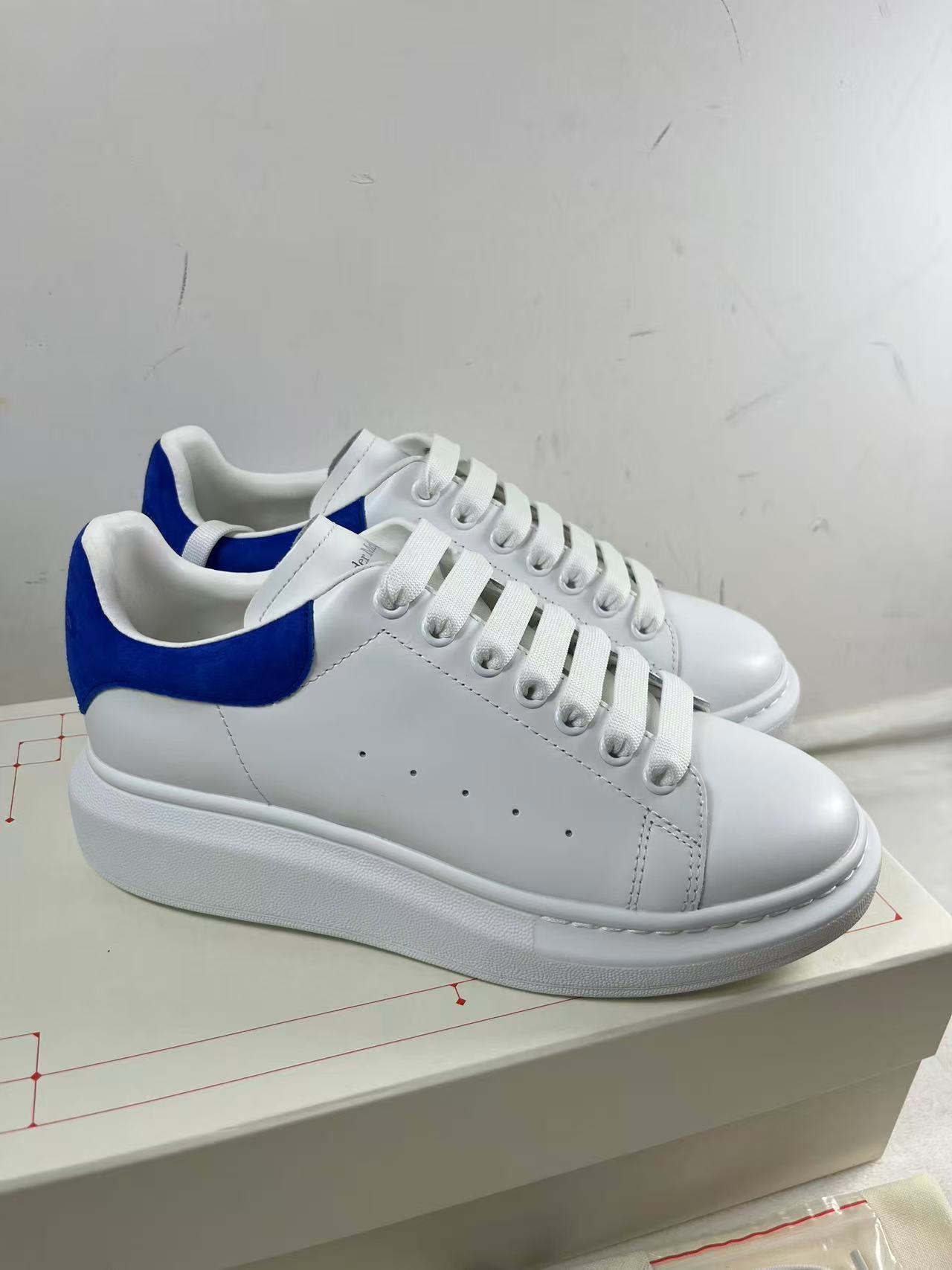 Alexander McQueen Wmns Oversized Sneaker "Paris Blue"