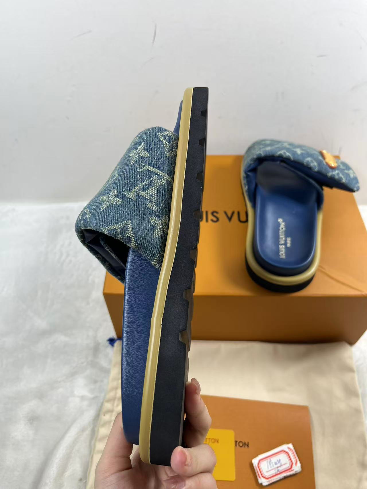 product-thumbnail