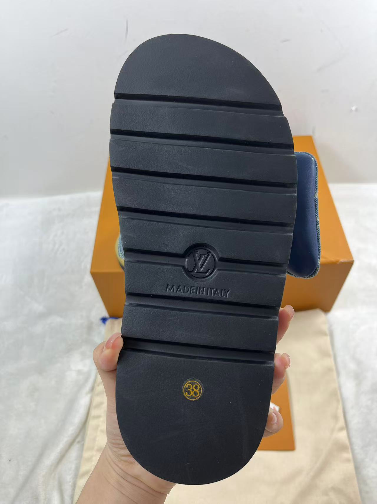 product-thumbnail
