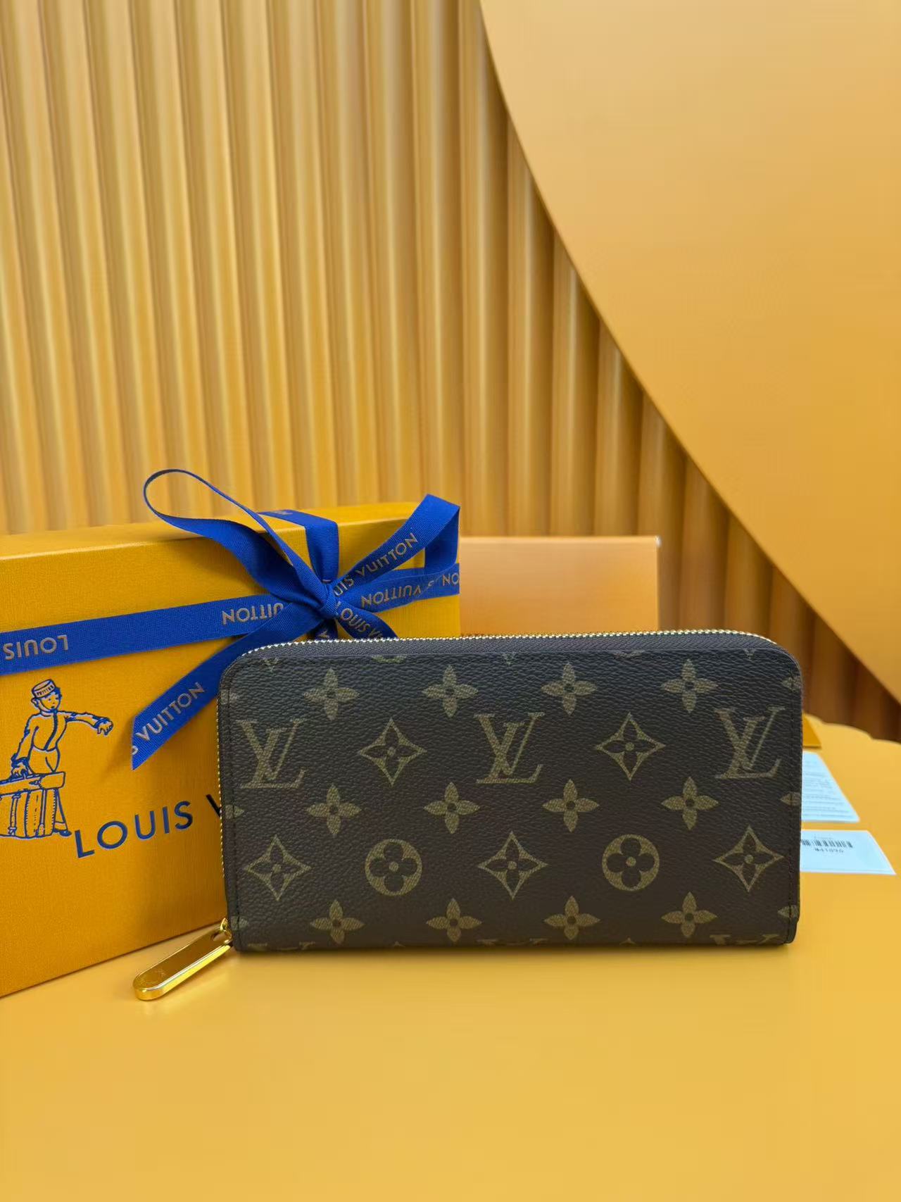 LV M41896 Zippy Wallet