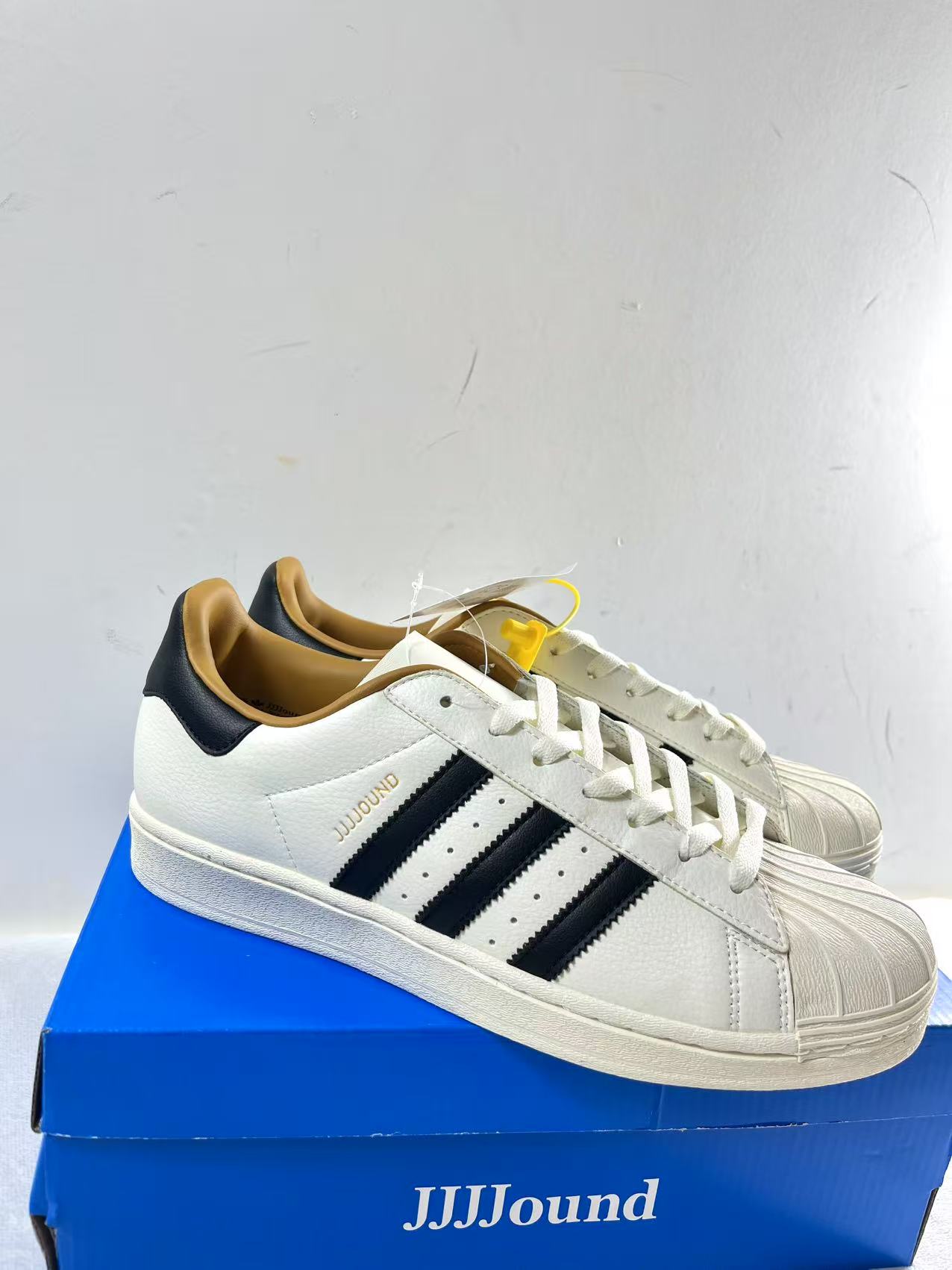 22 Jun ABQ Adidas Men · Trainers · White